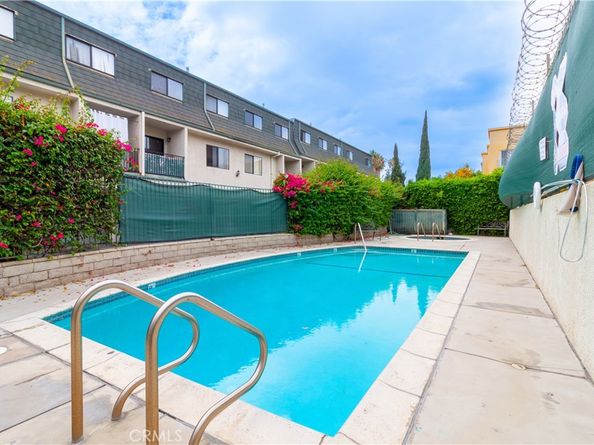 9047 Langdon Avenue 22, North Hills CA 91343