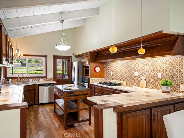 2171 McKain Street, Calabasas CA 91302