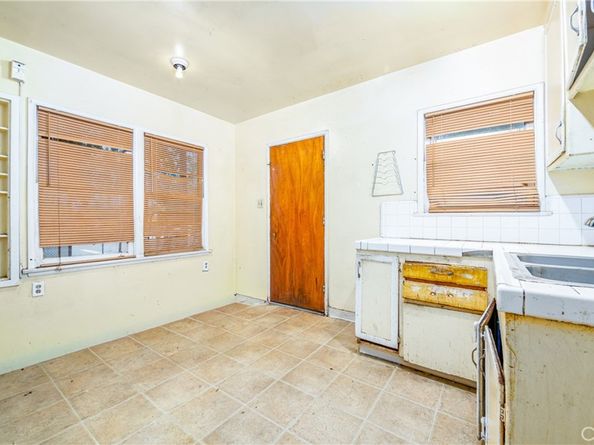 7856 Lemp Avenue, North Hollywood CA 91605