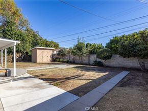 15756 Hart Street, Lake Balboa CA 91406