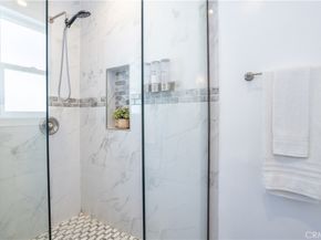 15756 Hart Street, Lake Balboa CA 91406