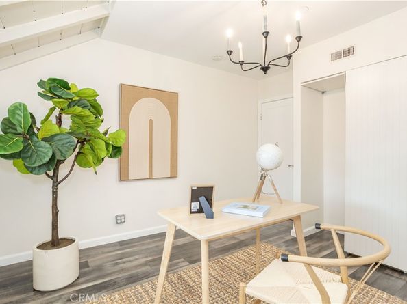 15756 Hart Street, Lake Balboa CA 91406