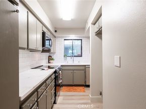 1900 Vine 214, Hollywood CA 90068