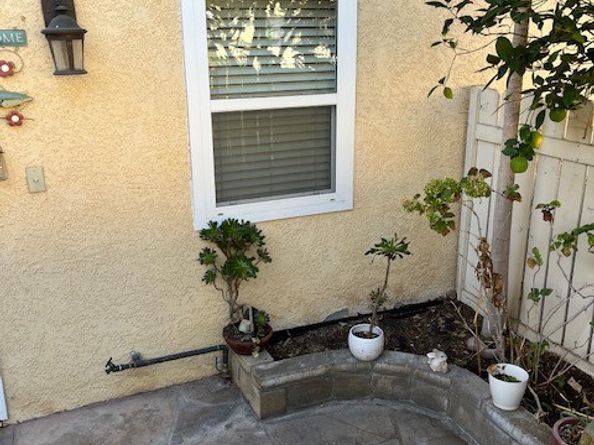 8110 Canby 3, Reseda CA 91335