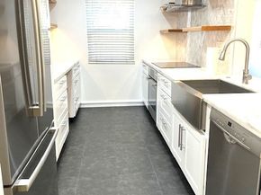 8110 Canby 3, Reseda CA 91335
