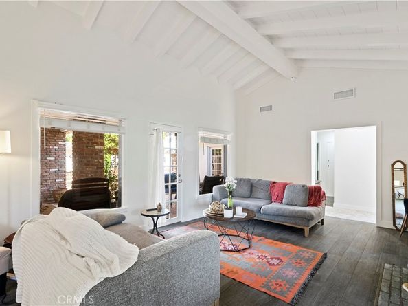 23003 Mariano Street, Woodland Hills CA 91367