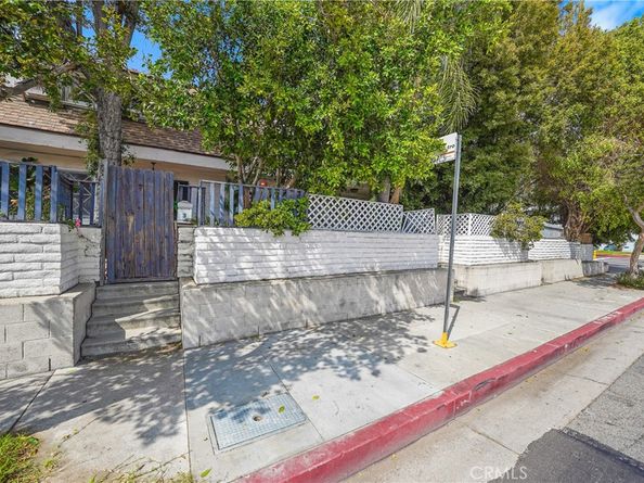 11667 Burbank, North Hollywood CA 91601