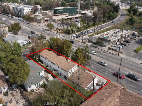 11667 Burbank, North Hollywood CA 91601