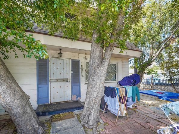 11667 Burbank, North Hollywood CA 91601