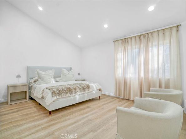 12164 Runnymede Street, North Hollywood CA 91605