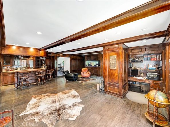 5441 Calvin Avenue, Tarzana CA 91356