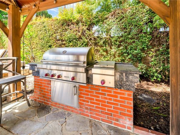 5441 Calvin Avenue, Tarzana CA 91356