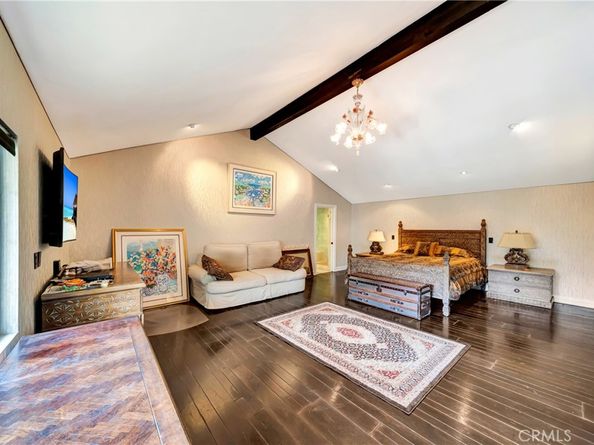 5441 Calvin Avenue, Tarzana CA 91356