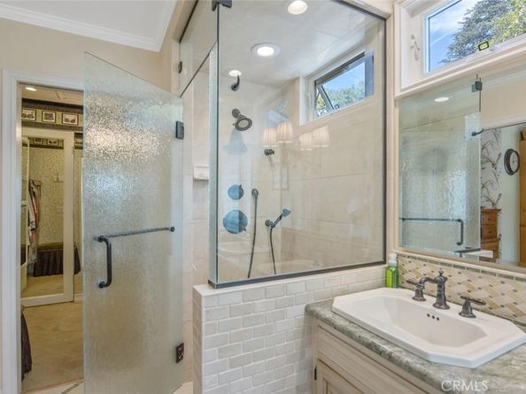 8536 Oak Park Avenue, Sherwood Forest CA 91325