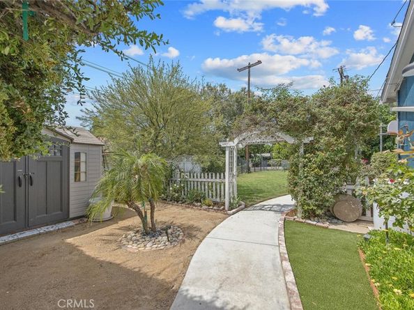 8536 Oak Park Avenue, Sherwood Forest CA 91325