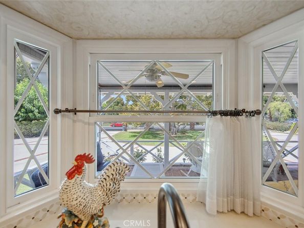 8536 Oak Park Avenue, Sherwood Forest CA 91325