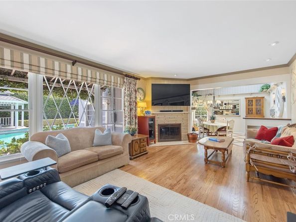 8536 Oak Park Avenue, Sherwood Forest CA 91325