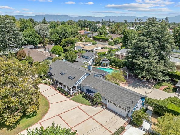 8536 Oak Park Avenue, Sherwood Forest CA 91325