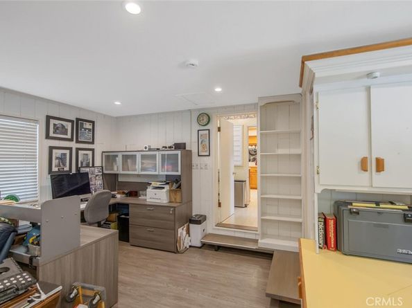 8536 Oak Park Avenue, Sherwood Forest CA 91325