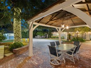 8536 Oak Park Avenue, Sherwood Forest CA 91325