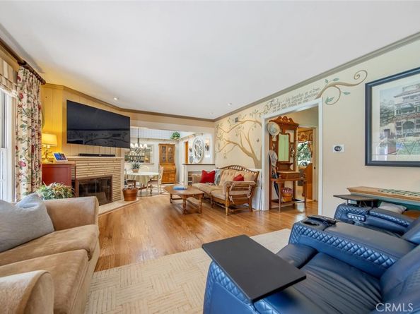 8536 Oak Park Avenue, Sherwood Forest CA 91325