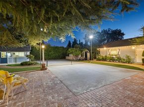 8536 Oak Park Avenue, Sherwood Forest CA 91325