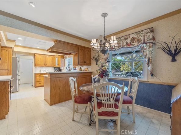 8536 Oak Park Avenue, Sherwood Forest CA 91325