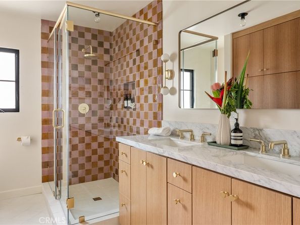 16828 Ivyside Pl, Encino CA 91436