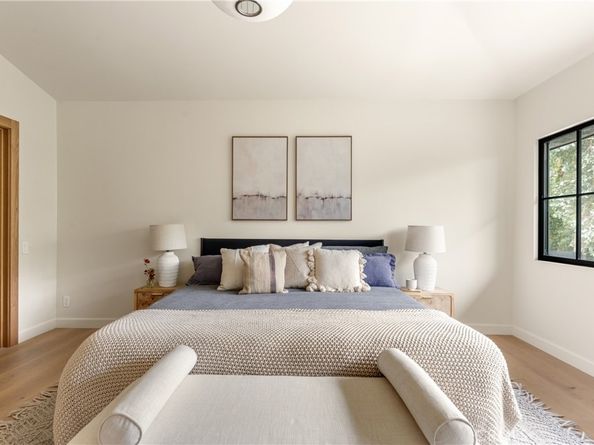 16828 Ivyside Pl, Encino CA 91436