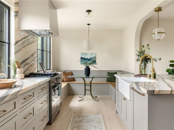 16828 Ivyside Pl, Encino CA 91436