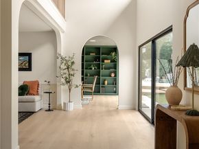 16828 Ivyside Pl, Encino CA 91436
