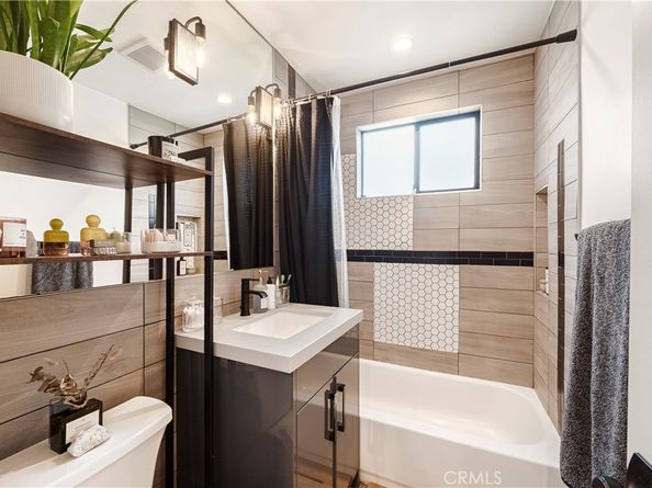 324 Chestnut Avenue, Los Angeles CA 90042