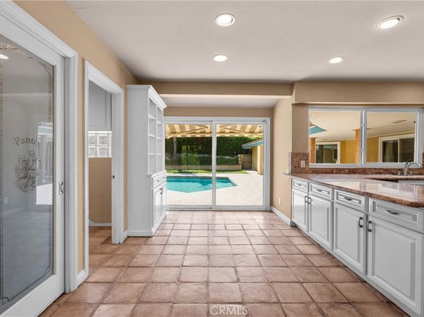 20140 Wells Drive, Woodland Hills CA 91364