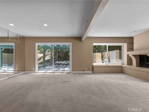 20140 Wells Drive, Woodland Hills CA 91364