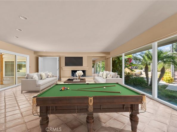 20140 Wells Drive, Woodland Hills CA 91364