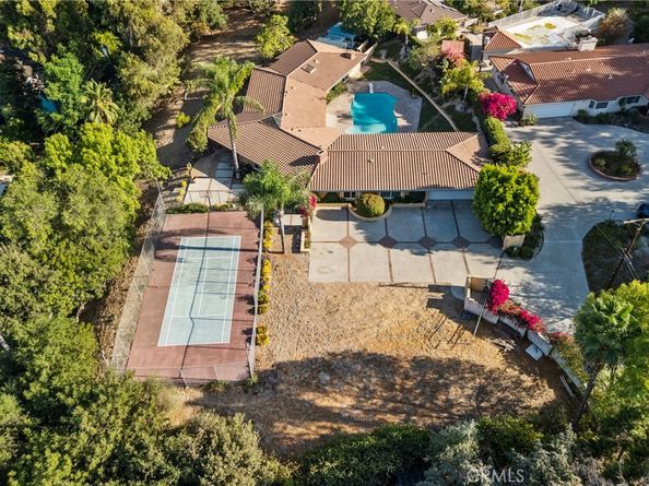 20140 Wells Drive, Woodland Hills CA 91364
