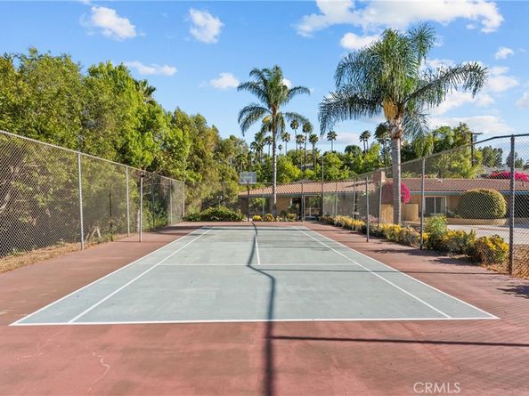 20140 Wells Drive, Woodland Hills CA 91364