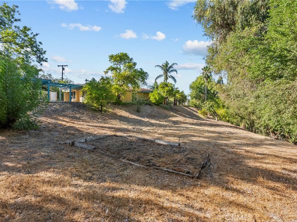 20140 Wells Drive, Woodland Hills CA 91364