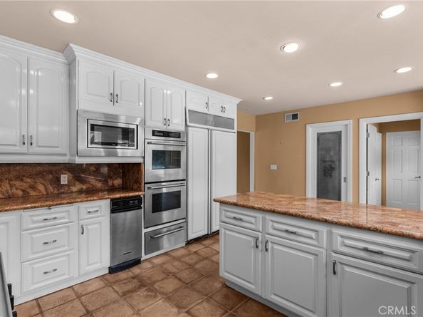 20140 Wells Drive, Woodland Hills CA 91364