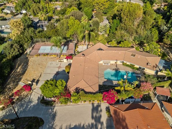 20140 Wells Drive, Woodland Hills CA 91364