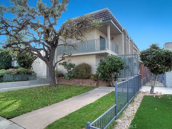 1425 Centinela Avenue