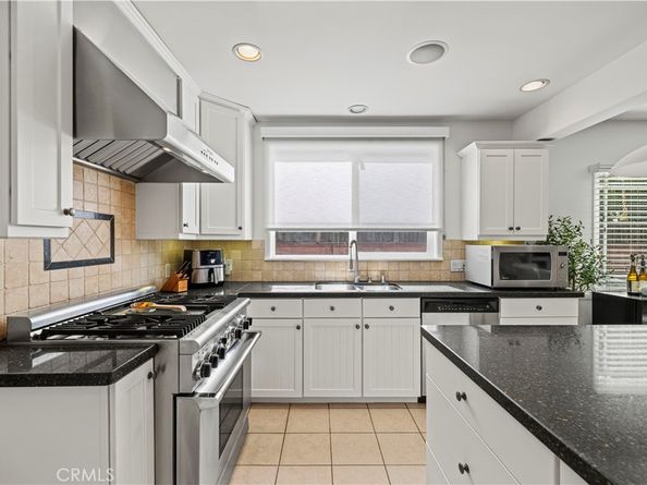 17955 Archwood Street, Reseda CA 91335