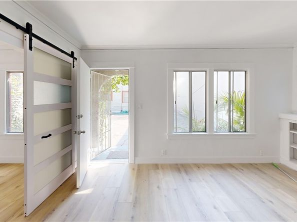 1143 N Sycamore Avenue, Los Angeles CA 90038