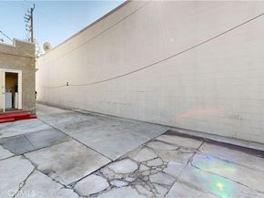 1143 N Sycamore Avenue, Los Angeles CA 90038