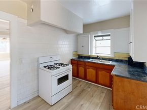 1143 N Sycamore Avenue, Los Angeles CA 90038