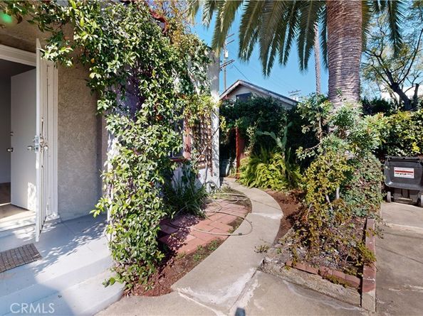 1143 N Sycamore Avenue, Los Angeles CA 90038