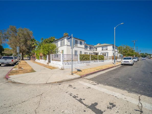 2367 W 18th Street, Los Angeles CA 90019