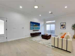 22237 Buena Ventura Street, Woodland Hills CA 91364
