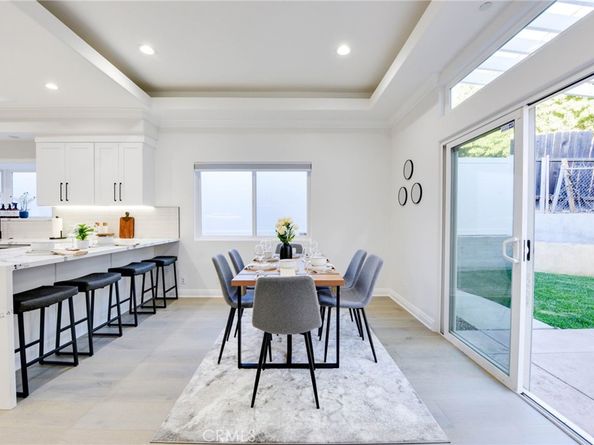 22237 Buena Ventura Street, Woodland Hills CA 91364
