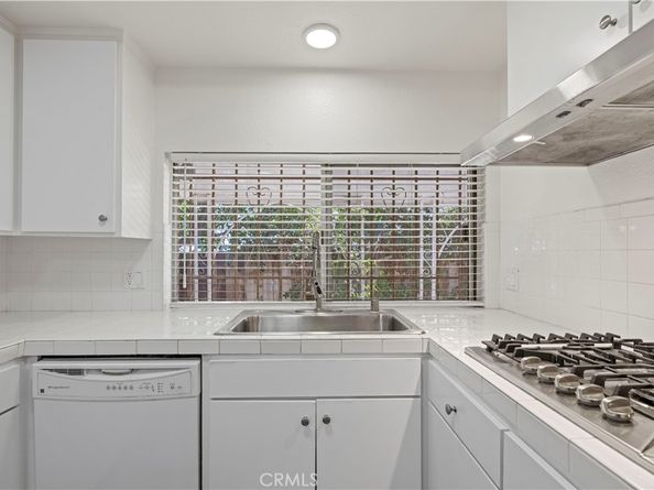 18900 Ledan Street, Northridge CA 91324